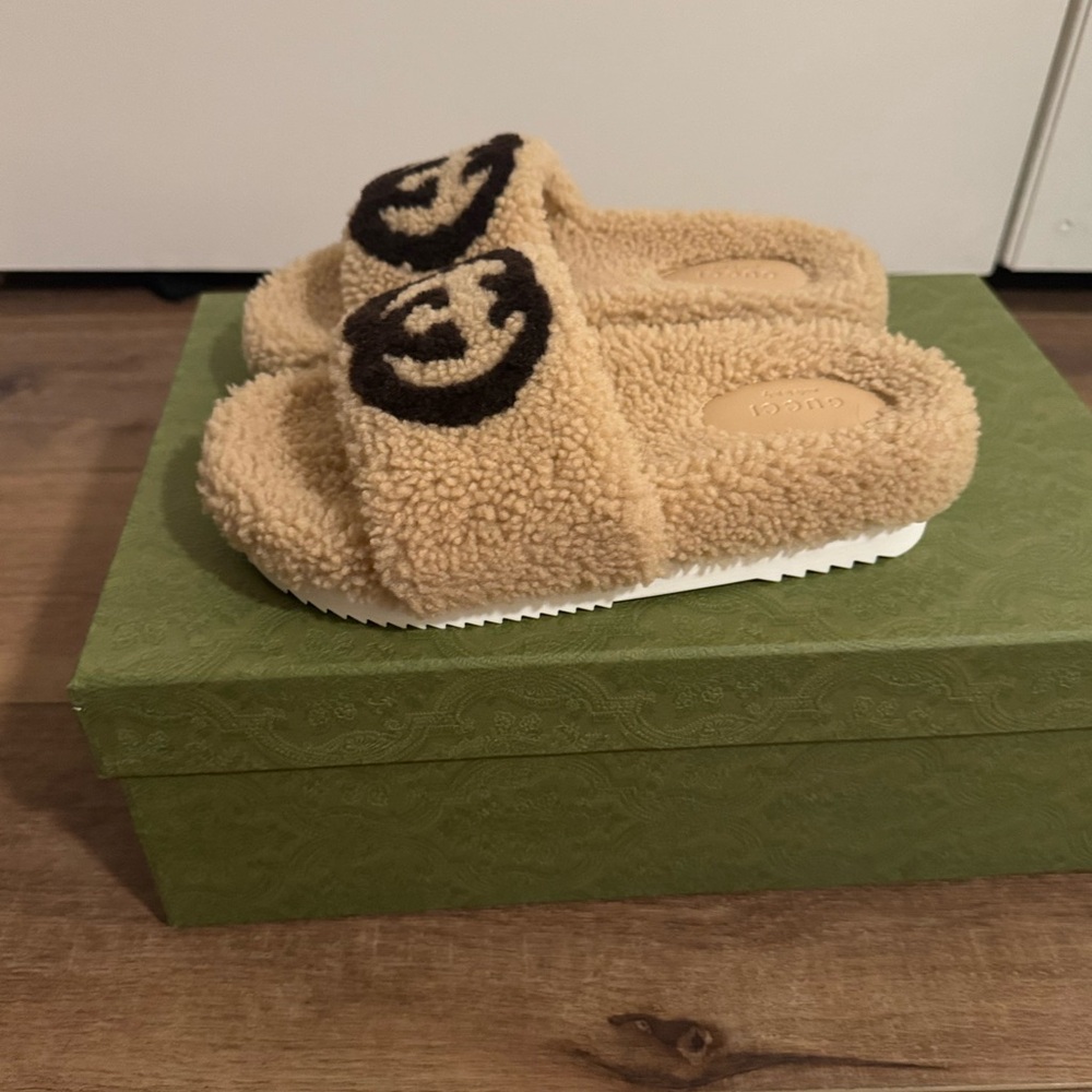 Gucci Shearling Slippers - Picture 3 of 7